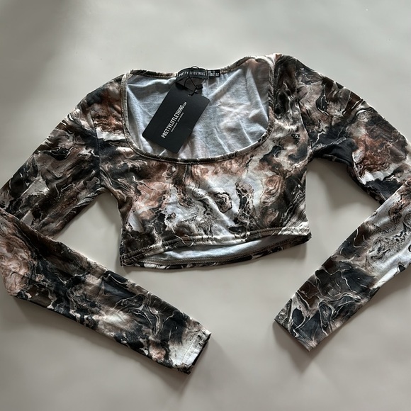 PrettyLittleThing Black and Brown Fitted Long Sleeve Bodysuit - Picture 5 of 8